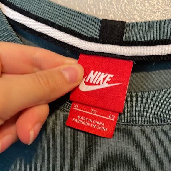 Nike Classic Long Sleeve Shirt - Picture 5 of 6